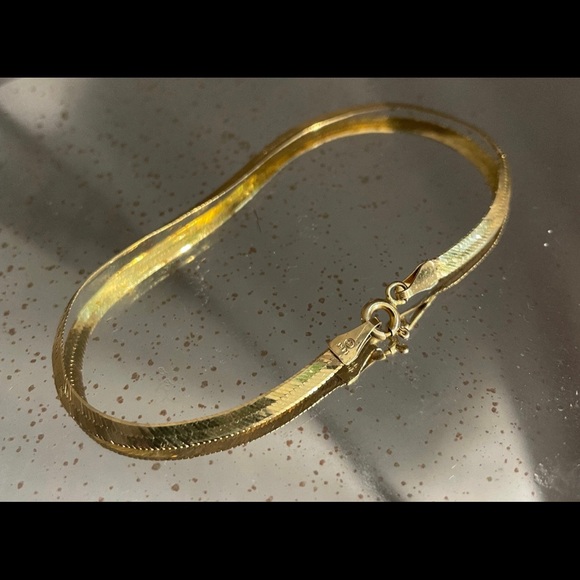 SOLD ‼️ 14k Solid Gold Italian Herringbone Bracelet - Picture 6 of 7
